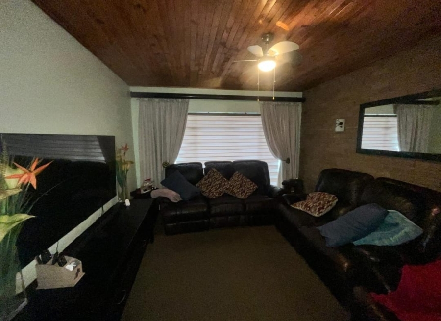 3 Bedroom Property for Sale in Geelhoutpark North West
